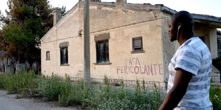 BÄRAKKÄ una casa con niente - Guendalina Salini